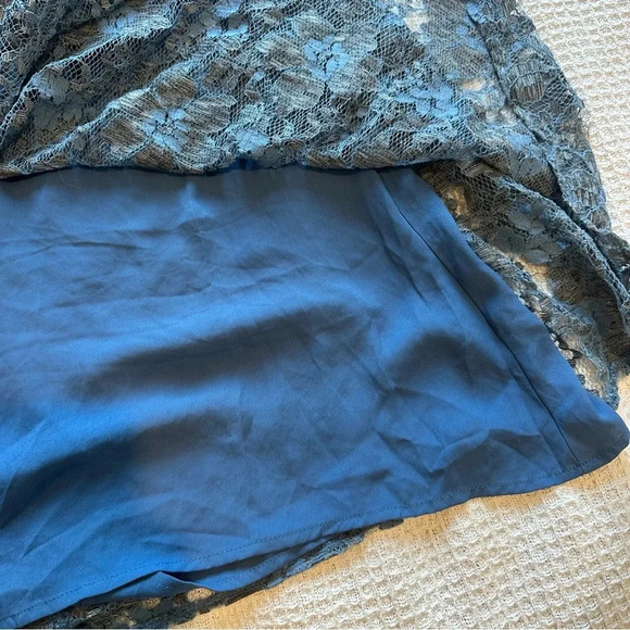 ASTR Drew Plunging Two-Tone Lace Mini Dress size large - Picture 9 of 9